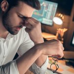 Tips Perawatan Mata bagi Pengguna Gadget yang Sering Kelelahan Mata