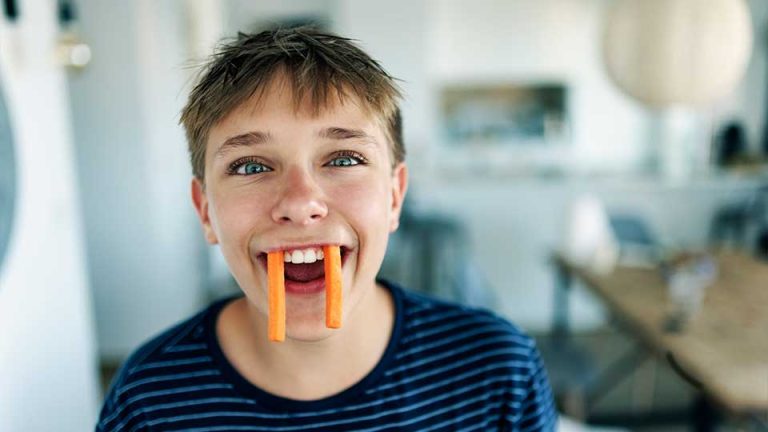 10 Tips Merawat Gigi Anak dengan Pola Makan Sehat