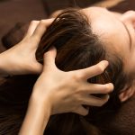 10 Teknik Pijat Kepala untuk Kesehatan Rambut