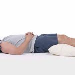 7 Posisi Tidur yang Aman untuk Penderita Nyeri Lutut