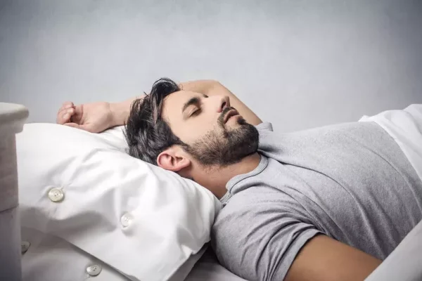 5 Tips Tidur Nyaman untuk Penderita Nyeri Rahang