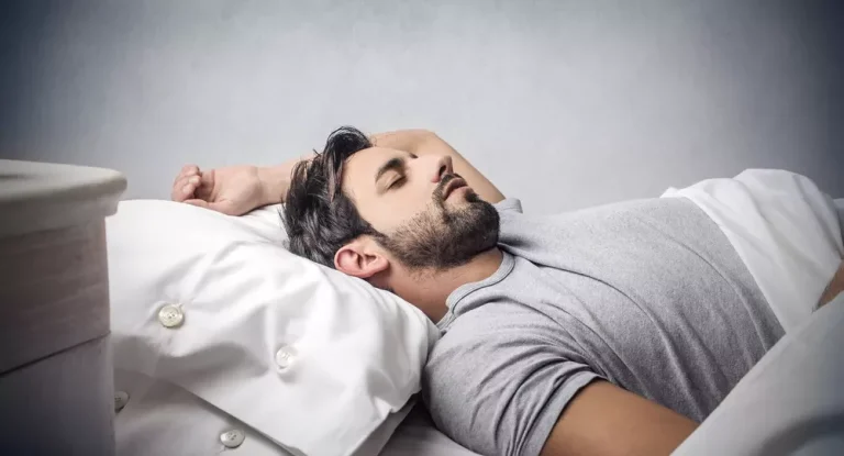 5 Tips Tidur Nyaman untuk Penderita Nyeri Rahang