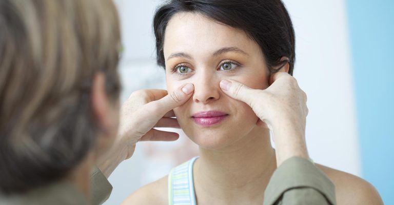 7 Cara Membedakan Hidung Tersumbat Biasa atau Sinusitis