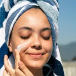 5 Tips Memilih Sunscreen untuk Kulit Berjerawat