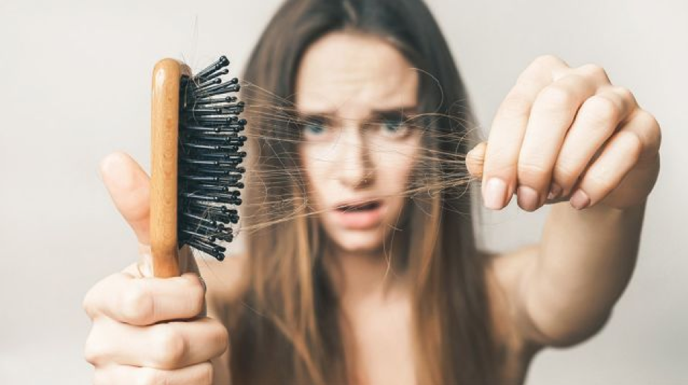 5 Cara Mengurangi Kerontokan Rambut secara Alami